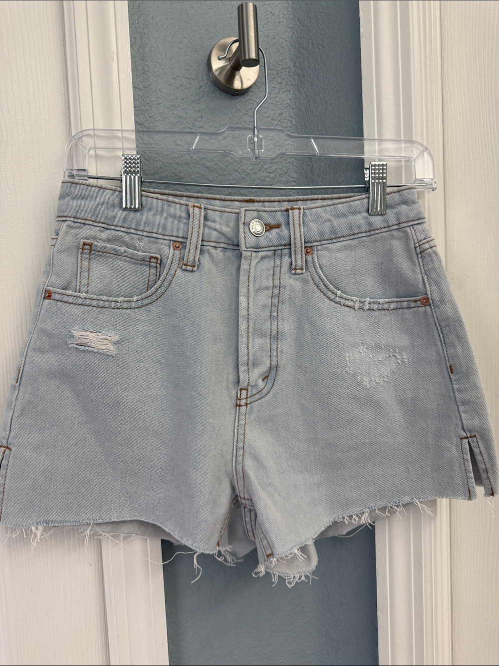 Wild Fable Super High-Rise Light Blue Distressed Denim Shorts size 0